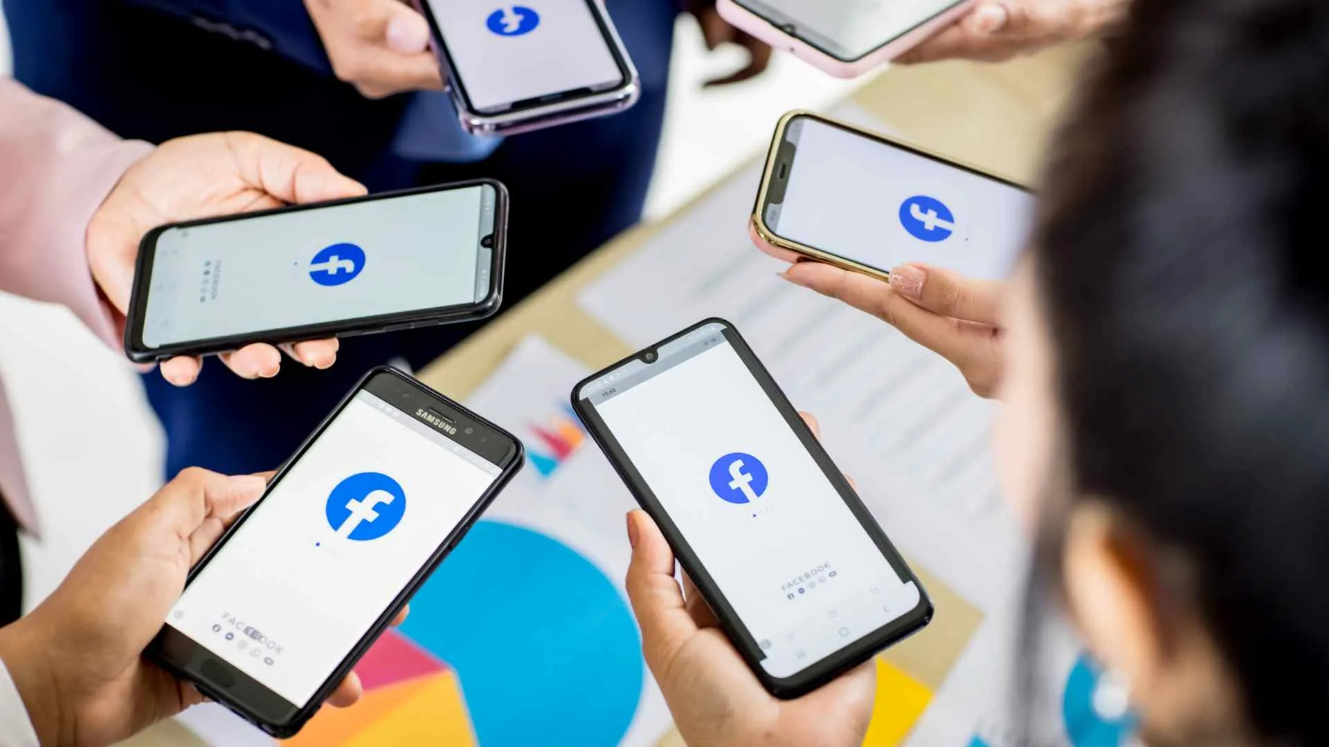 Cómo fusionar dos Páginas de Facebook: Guía definitiva y Requisitos